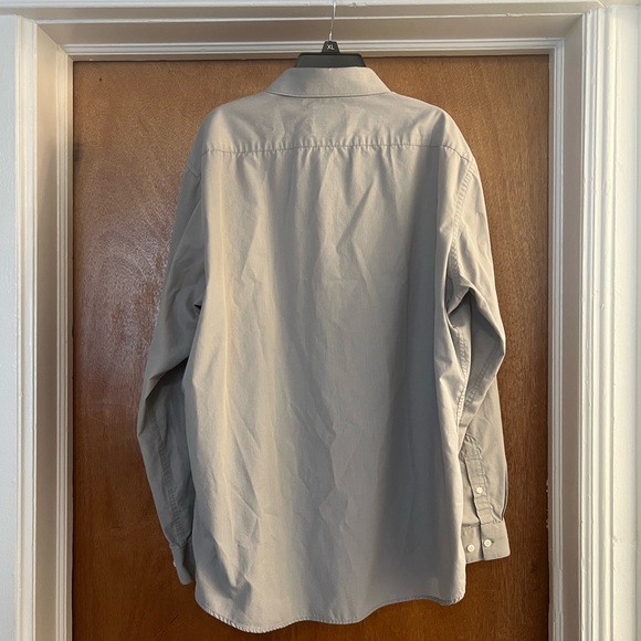 Bespoke Men’s Light Gray Colored Long Sleeve Slim Fit Dress Shirt - Picture 2 of 7